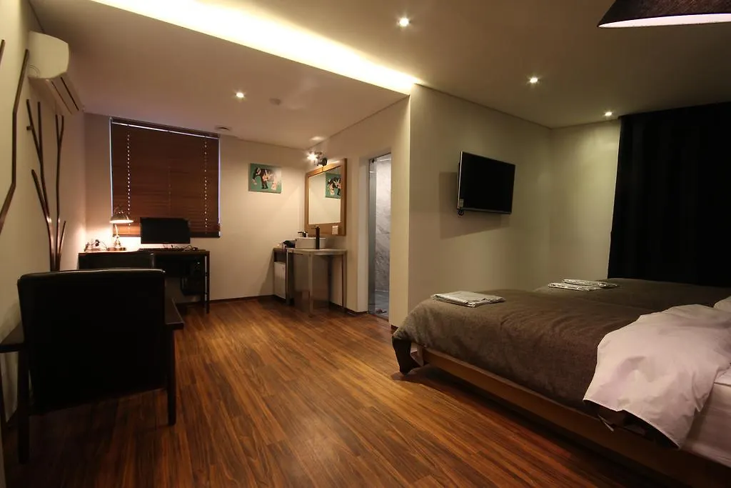 Hotel The Lua Busan