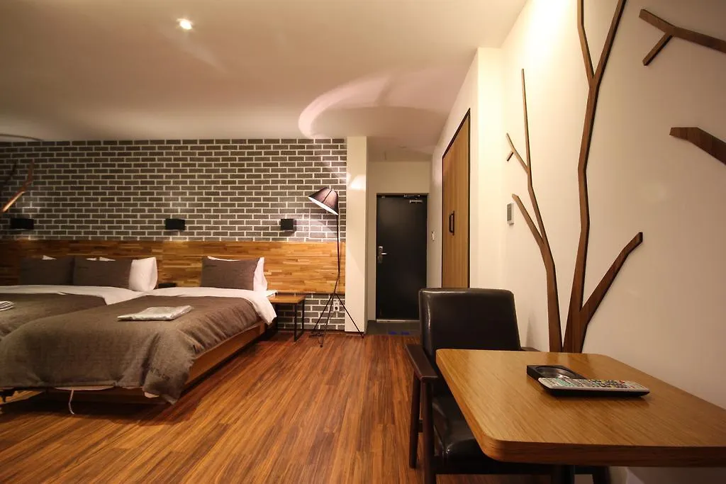 Hotel The Lua Busan 2*,
