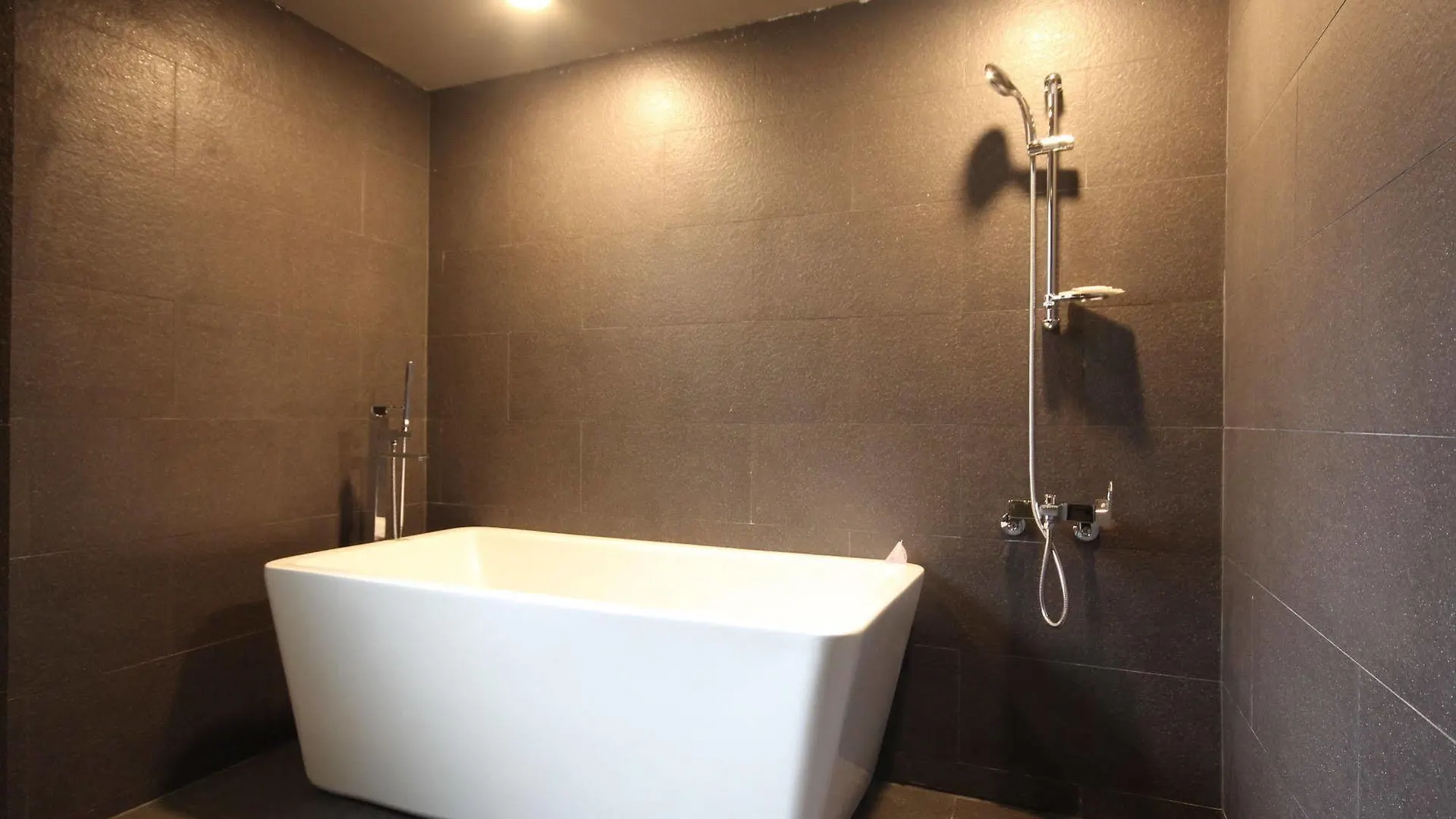 Hotel The Lua Busan