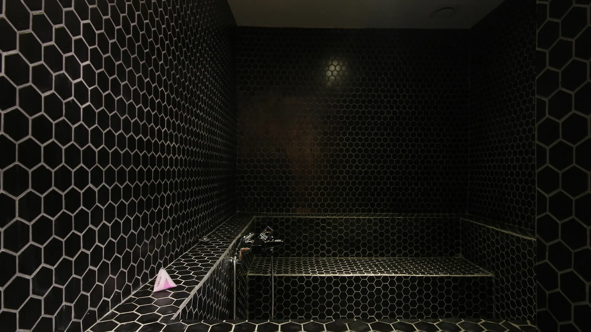 Hotel The Lua Busan 2*,  South Korea