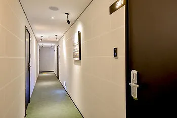 Hotel The Lua Пусан 2*,