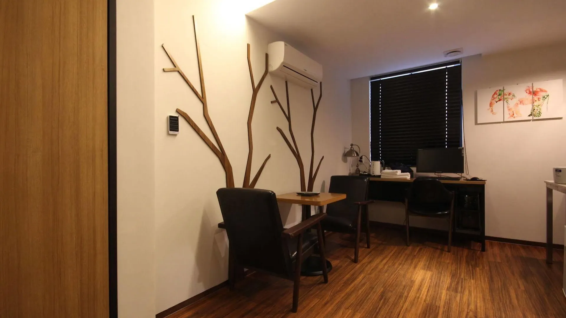 Hotel The Lua Пусан 2*,  Южная Корея